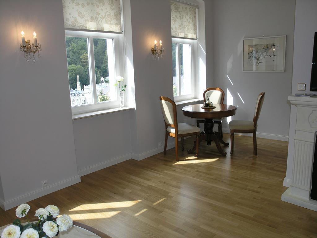 Appartement Apartman Lux Skroupova à Karlovy Vary Extérieur photo