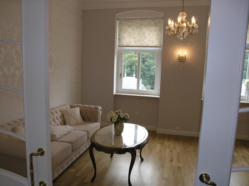 Appartement Apartman Lux Skroupova à Karlovy Vary Extérieur photo